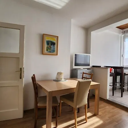 Apartment Sweet *